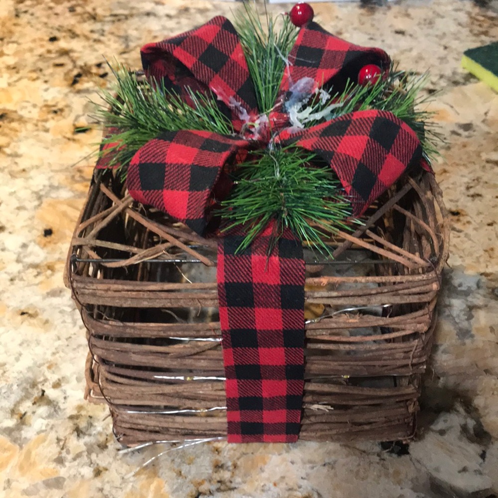 Kirkland’s wood present